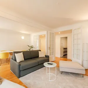 https://amazing-6p-club-eiffel-apartment.fr-paris.fr