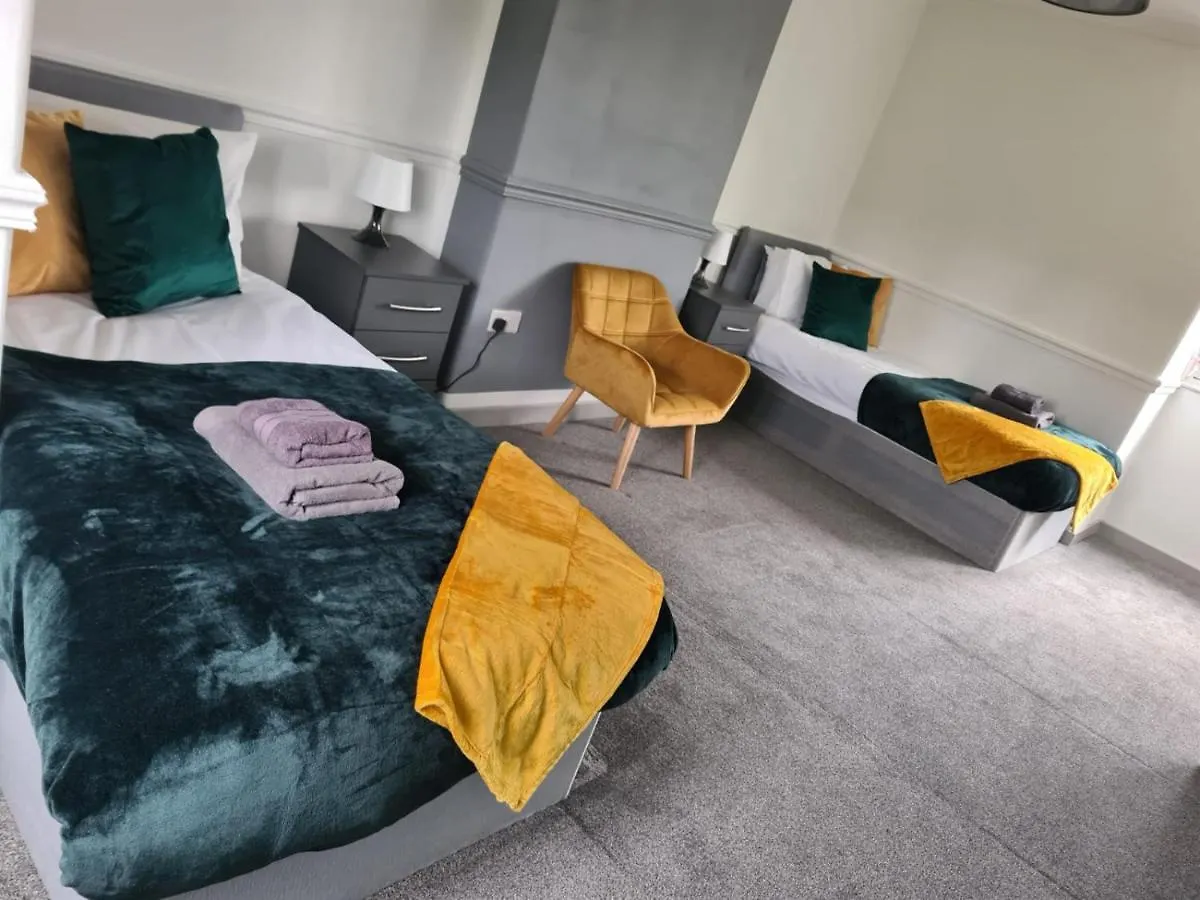 Jewel Of Barking London Villa Holiday home Barking (Greater London)